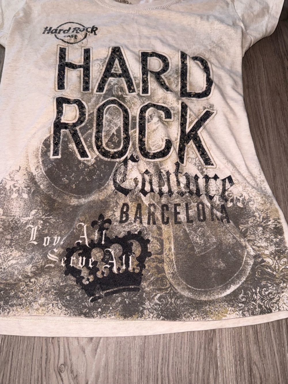 Hard Rock Cafe Kids Cream Graphic Tee with Black Print - Picture 3 of 4
